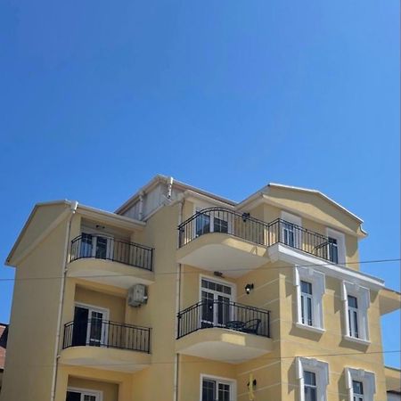Chernomorets Apartment Экстерьер фото